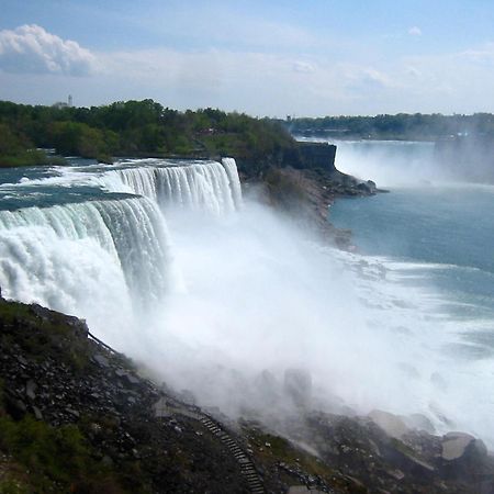 Wanderfalls Guesthouse & Hostel Niagara Falls Exterior photo